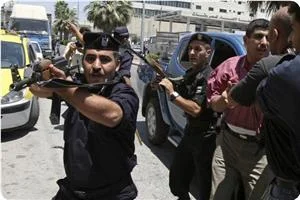 Abbas Milisleri 7 Hamas Mensubunu Daha Tutukladı