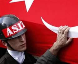 Askeri araç devrildi: 1 şehit