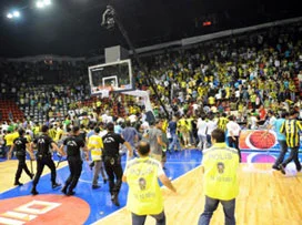 Fenerbahçe'ye 5 maç ceza