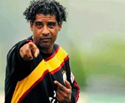 Galatasaray'da Rijkaard fırtınası