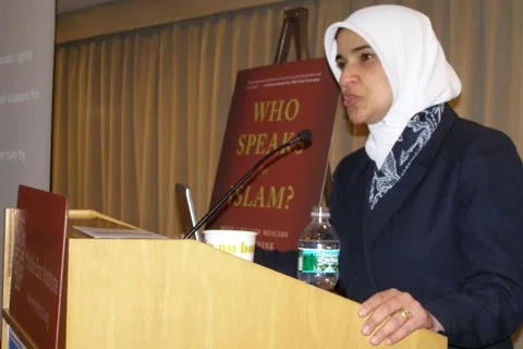 Mücahid: 'Her eylem bir sözcükle başlar'