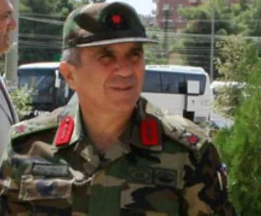 O komutandan AK Parti'ye ağır hakaretler!