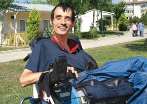 Okuma yazması yok ama 3 kitabı var