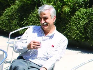Ölmek için telefonu kapattı