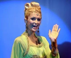 Paris Hilton Obamalaştı: 'Esselamü Aleyküm'