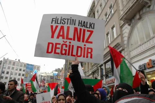 Peres'e bir tepki de Özgür-Der'den!