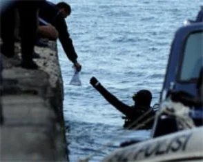 Polis, Kartal sahilinde cephane arıyor