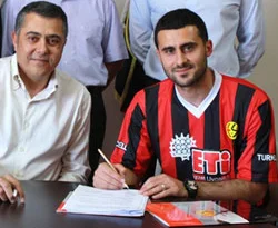 Ragıp Başdağ imzayı attı