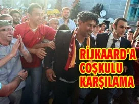 Rijkaard resmen Galatasaraylı