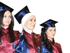 Saraybosna'da ilk mezuniyet sevinci