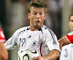 Schneider'den futbola zorunlu veda