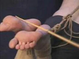 Söz dinlemeyen örgüt üyelerine falaka