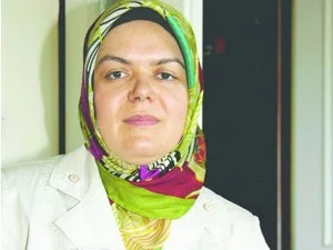 Tenis kortunda başörtü kriteri