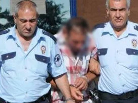 Yatalak annesini bıçaklayarak öldürdü!
