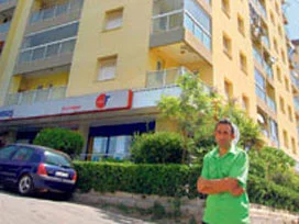 Yöneticiden kapıcıya başörtüsü yasağı