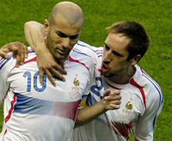 Zidane, Ribery için devrede