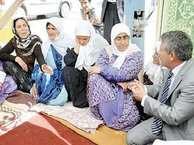AK Partili vekil PKK'lı çocukların anneleriyle görüştü