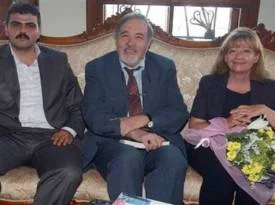 Alperenler Biret'ten çiçekle özür diledi