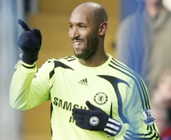 Anelka'dan Manchester'a taş