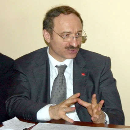 Bakan Özak, Sırbistan'da