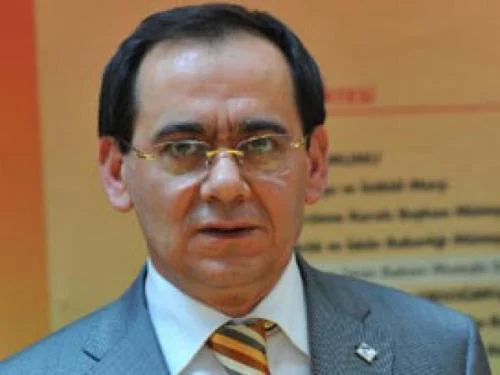 Bayındırlık bakanı hastahaneye kaldırıldı