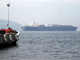 Çanakkale'de gemi trafiği durdu