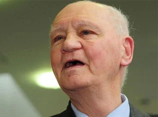 Efsane futbolcu Boby Robson öldü