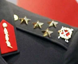 İki komutan değişiyor