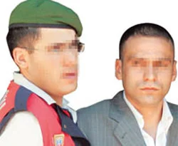 İşçilerini yan yana dizdi ve...