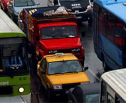 Kazalar İstanbul trafiğini felç etti