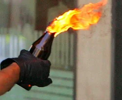 Kuaför salonuna molotoflu saldırı