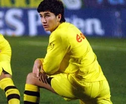 Nuri Şahin 4 yıl daha Dortmund'ta