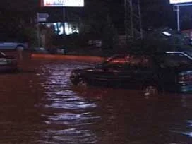 Ordu'da ev ve işyerlerini su bastı