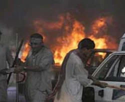 Pakistan'da bombalı saldırı: 2 ölü