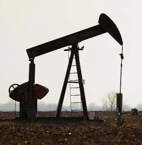 Petrol geriledi, gözler Türkiye'deki pompa fiyatlarında