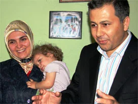 Şırnak Valisi'nden üçüz bebeklere yardım