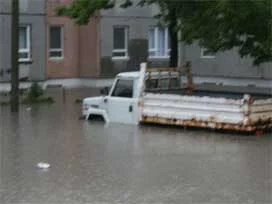 Taşköprü'de sel 18 köye ulaşımı kesti