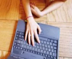 5 uyanık Facebook'u dava etti