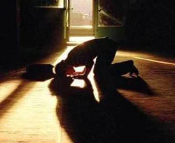 Alman polisinden 'namaz' saygısızlığı