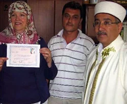 Ayet meailinden etkilendi Müslüman oldu