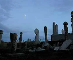 Cenazesine Hem İmam Hem Papaz İstedi