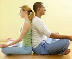 Çivili yatakta meditasyon rekoru
