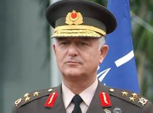 Emekli Paşa'nın oğluna 'özel' izin