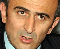 Eminağaoğlu yeniden sahnede