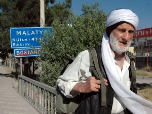 Gül'ü görmek için 8 gün yürüdü