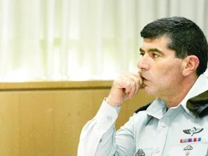 İsrail genelkurmay başkanını soydular