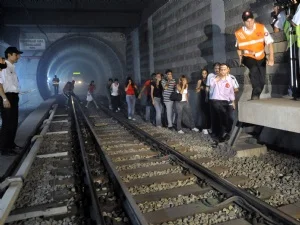 İzmir Metrosu için çanlar çalıyor