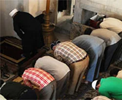 'Jet imamlara' namaz uyarısı