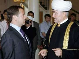 Medvedev'den Kafkasya'da İslam açılımı!