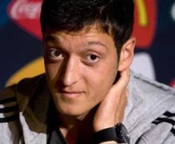 Mesut Özil, bir yarım Alman, diğer yarımTürk